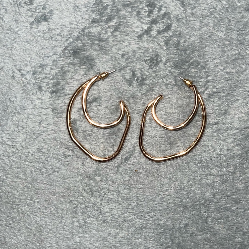 Brand new Gold earrings + a free ring
